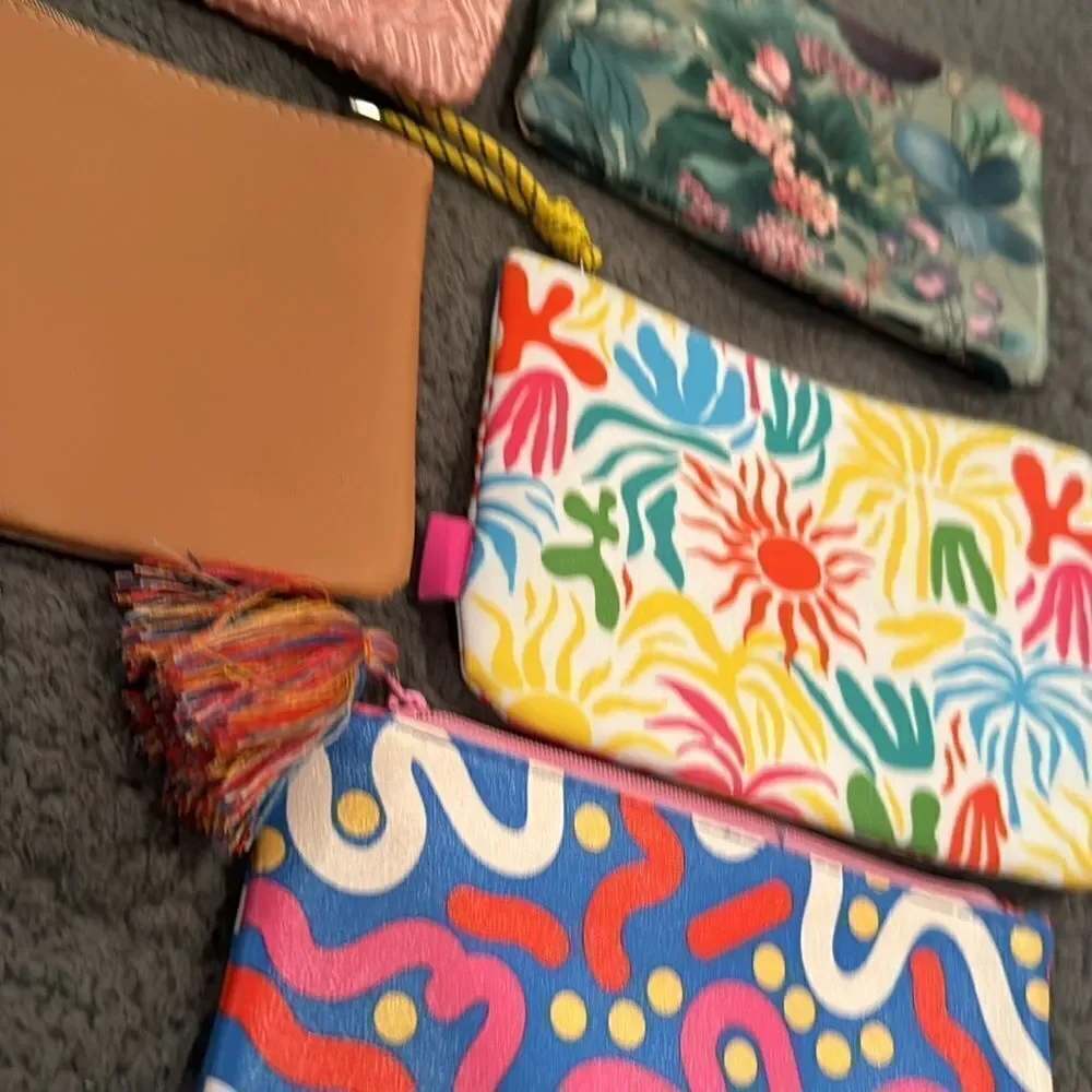 Ipsy Bagd Makeuo Cosmetic Zip Bag